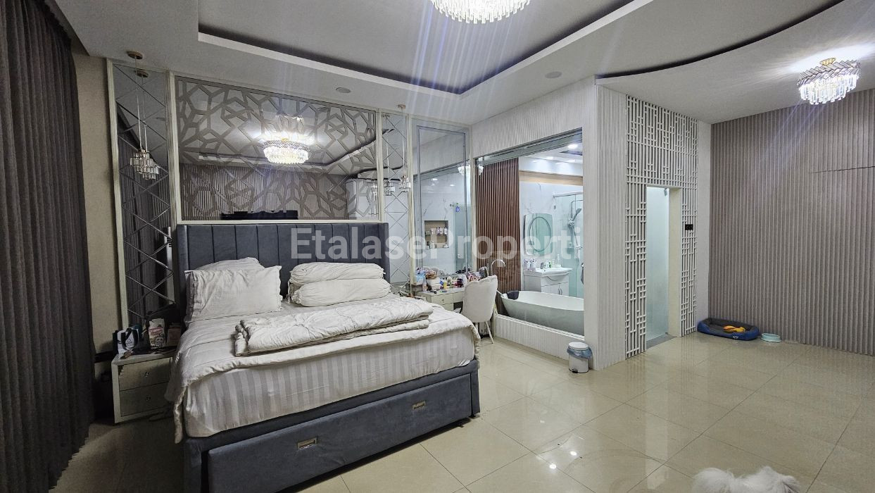 Foto properti Dijual Rumah Siap Huni Di Taman Mutiara, Pakuwon City 9