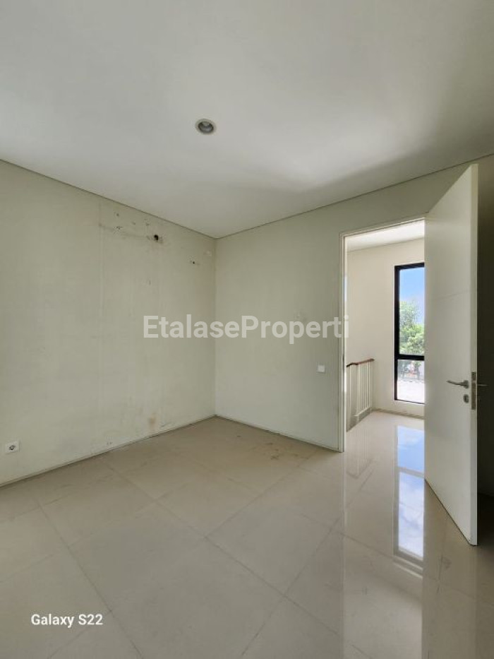 Foto properti Disewakan Rumah Northwest Hill Citraland Siap Huni 2