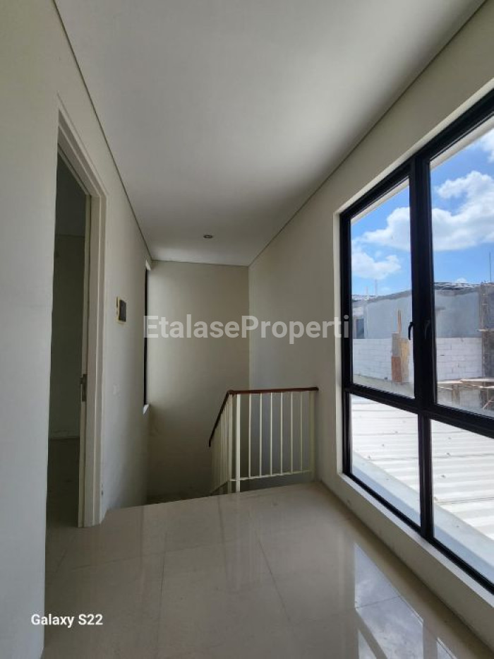 Foto properti Disewakan Rumah Northwest Hill Citraland Siap Huni 7