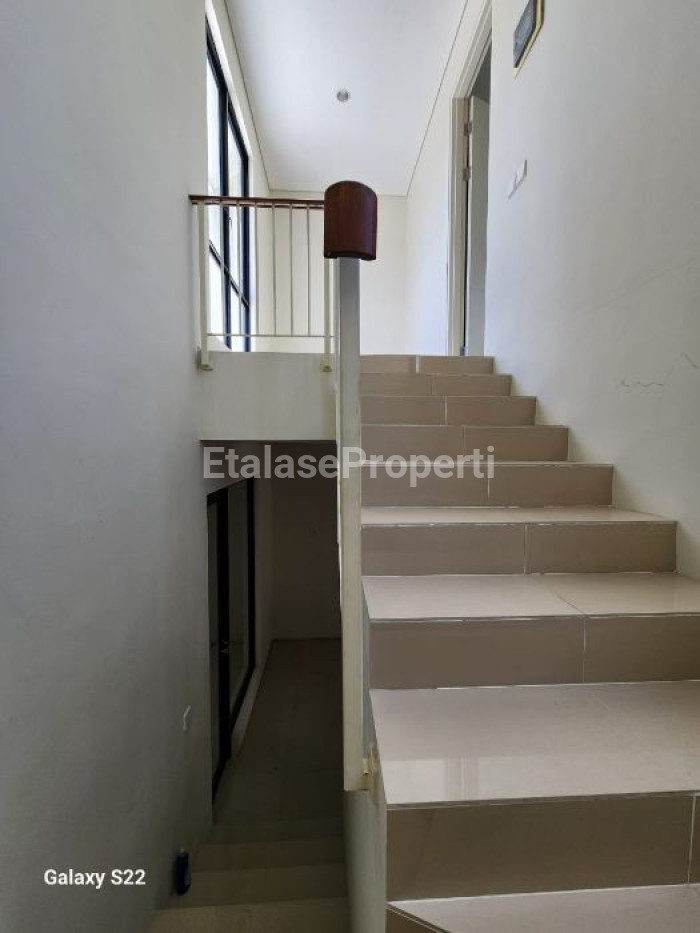 Foto properti Disewakan Rumah Northwest Hill Citraland Siap Huni 8