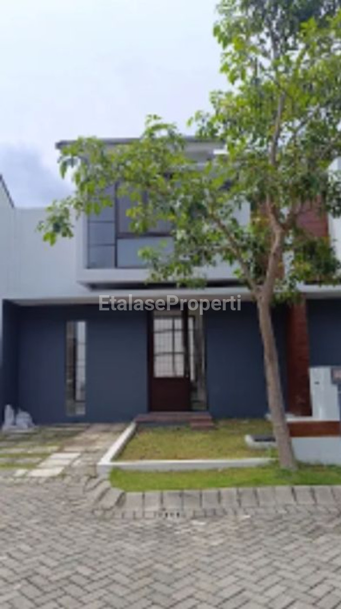Foto properti Dijual Rumah 2 Lantai 1