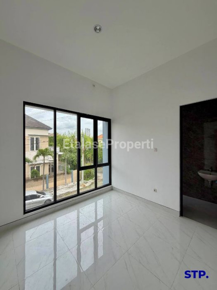 Foto properti 2 Unit - Rumah Baru Minimalis Di Prapen Indah, Jemursari 8