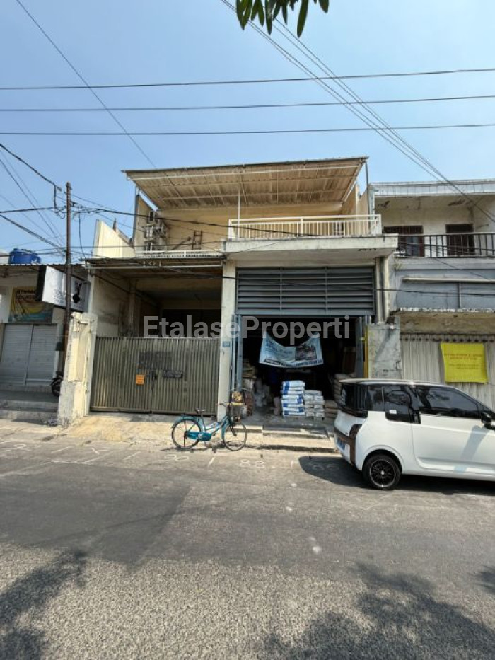 Foto properti Dijual Cepat Usaha Kost-kostan Aktif Dan Toko Di Semolowaru 3