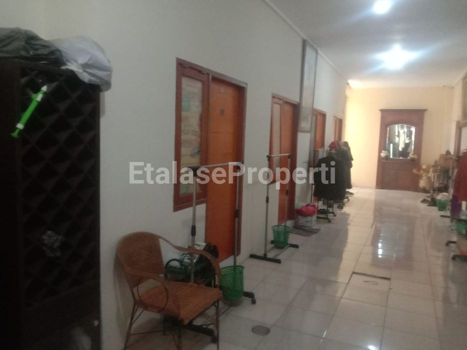 Foto properti Dijual Cepat Usaha Kost-kostan Aktif Di Gayungan PTT 10