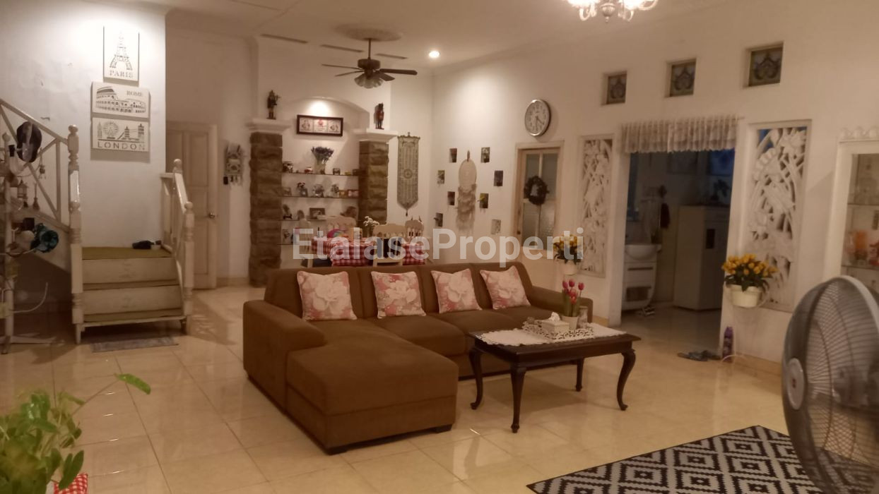 Foto properti Dijual Rumah Jemursari Timur Dekat Dengan RSI, RS Royal, Bandara, Plasa Marina, Tol Waru, UBAYA, Univ, Petra, Trans Icon, Royal Plaza, 4