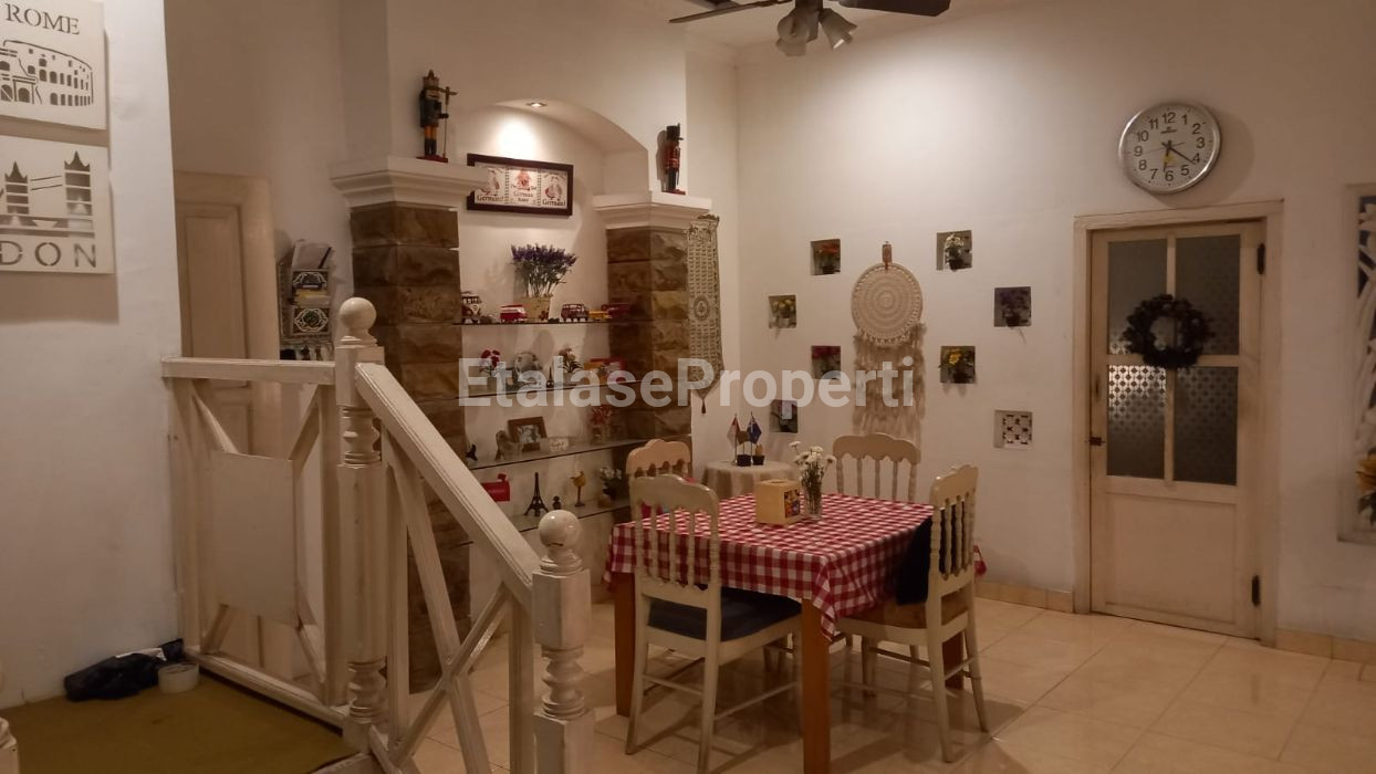 Foto properti Dijual Rumah Jemursari Timur Dekat Dengan RSI, RS Royal, Bandara, Plasa Marina, Tol Waru, UBAYA, Univ, Petra, Trans Icon, Royal Plaza, 6