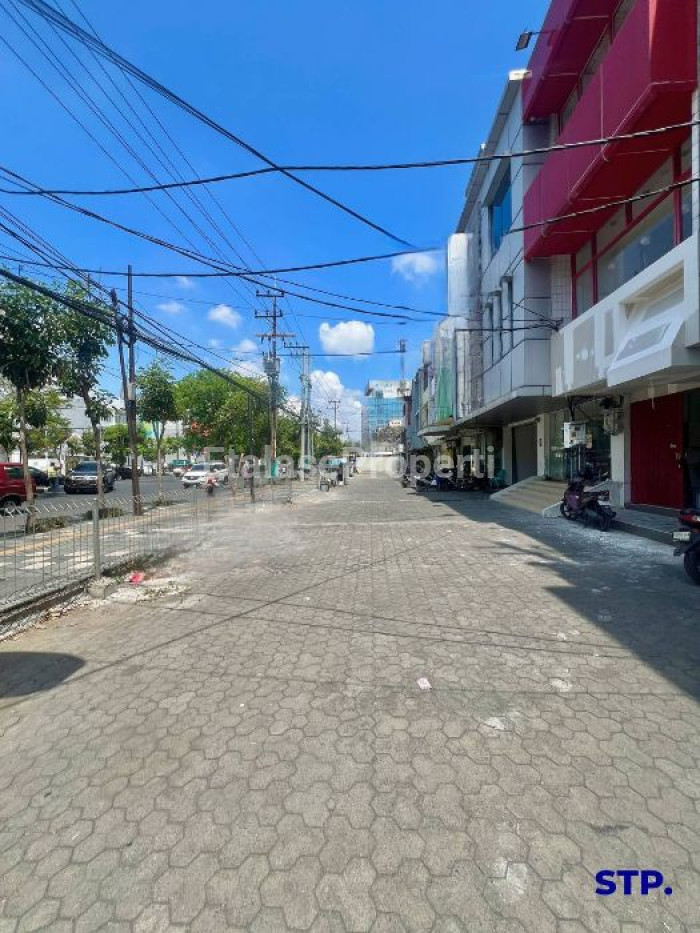 Foto properti Disewakan, Ruko 3 Lantai Di Jalan Dharmahusada - Dr. Moestopo 10