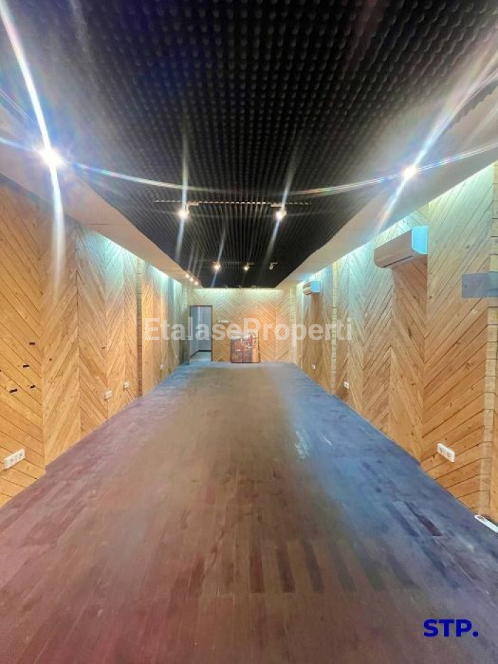 Foto properti Disewakan, Ruko 3 Lantai Di Jalan Dharmahusada - Dr. Moestopo 6