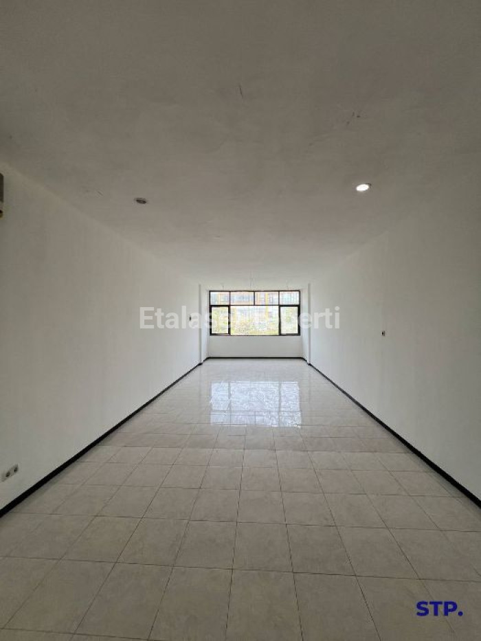Foto properti Disewakan, Ruko 3 Lantai Di Jalan Dharmahusada - Dr. Moestopo 10