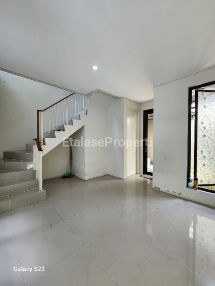 Foto properti Dijual Rumah Siap Huni Northwest Lake Citraland 1 M-an 3