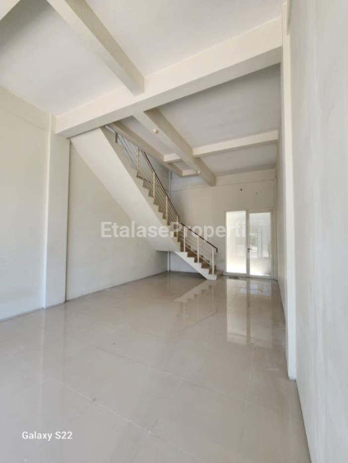 Foto properti Disewakan Ruko Northwest Boulevard Siap Huni 2