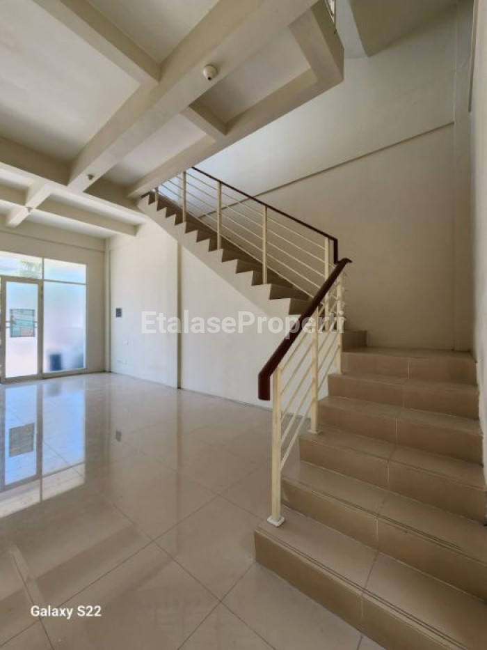 Foto properti Disewakan Ruko Northwest Boulevard Siap Huni 3