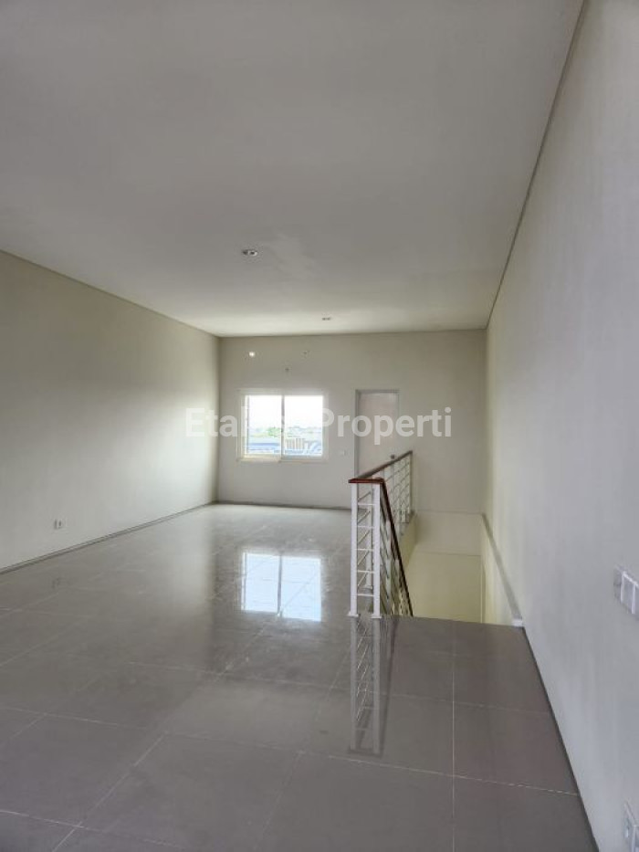 Foto properti Disewakan Ruko Northwest Boulevard Siap Huni 4