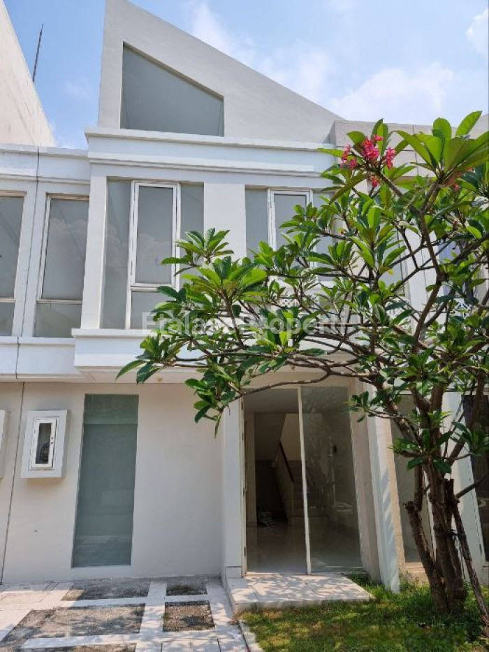 Foto properti Rumah Grand Pakuwon Cluster Adelaide Tipe Sanders Lebar 6 1