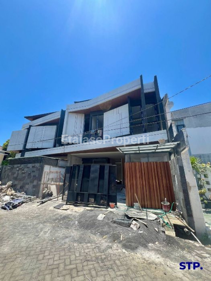 Foto properti Rumah Baru Modern Minimalis Di Manyar Indah Tipe Kotak 2