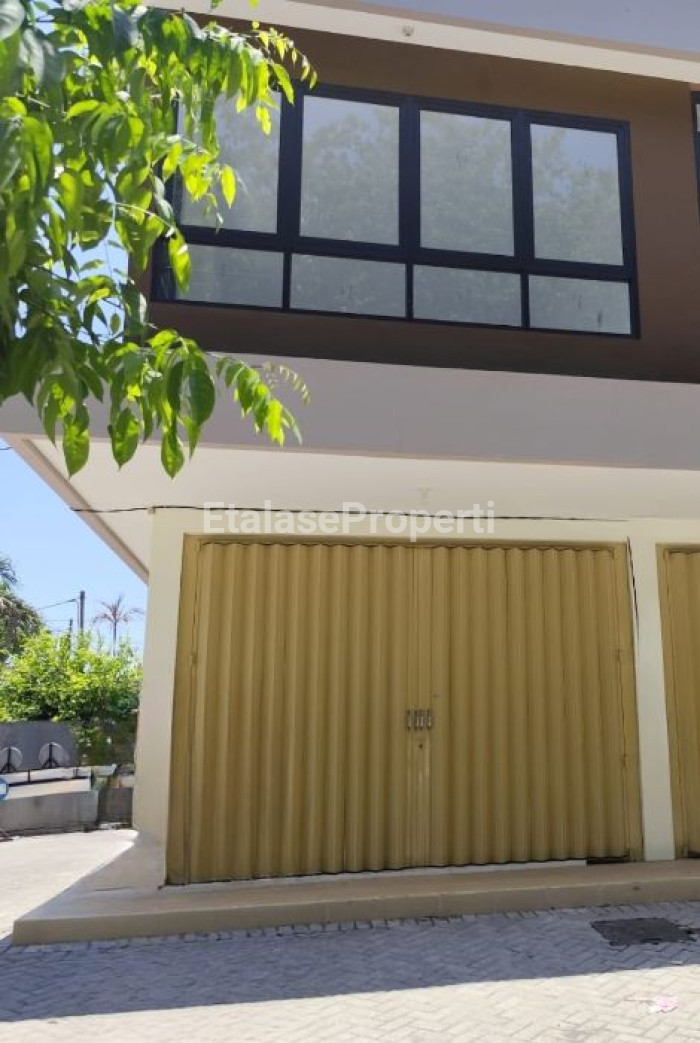 Foto properti Jual Ruko Baru Manyar Jaya 3