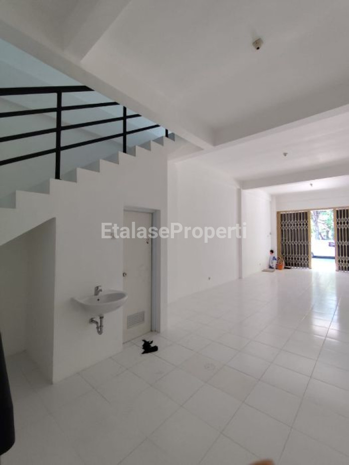Foto properti Jual Ruko Baru Manyar Jaya 5