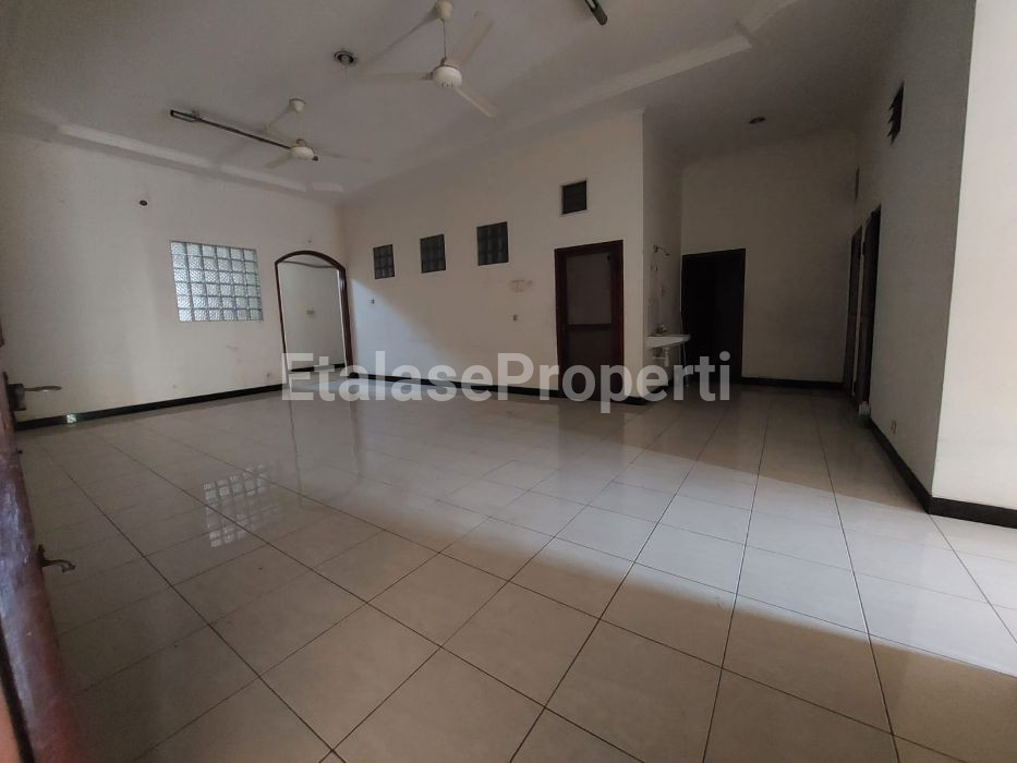Foto properti Disewakan Rumah Dharmahusada Indah 5