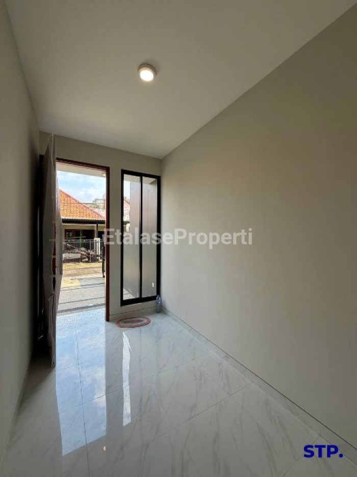 Foto properti 2 Unit, Rumah Baru Modern Di Wisma Mukti 10