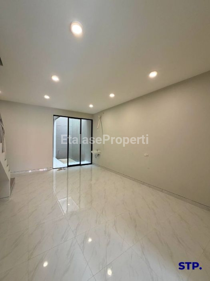 Foto properti 2 Unit, Rumah Baru Modern Di Wisma Mukti 3