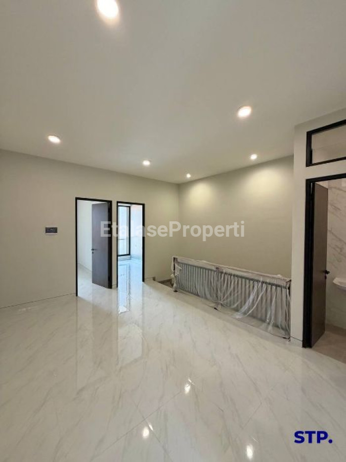 Foto properti 2 Unit, Rumah Baru Modern Di Wisma Mukti 5