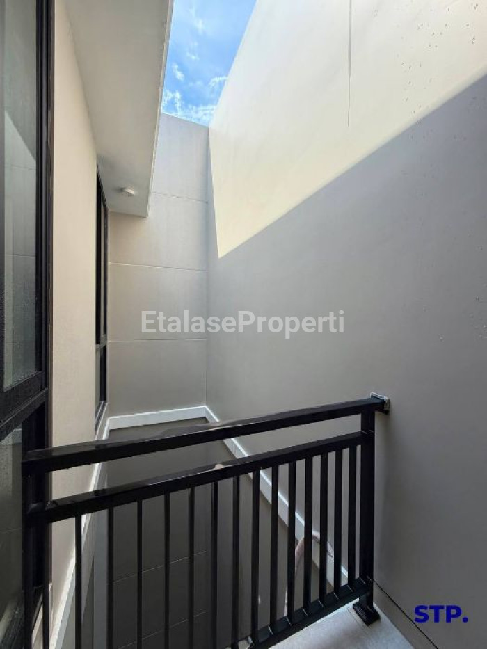 Foto properti 2 Unit, Rumah Baru Modern Di Wisma Mukti 6