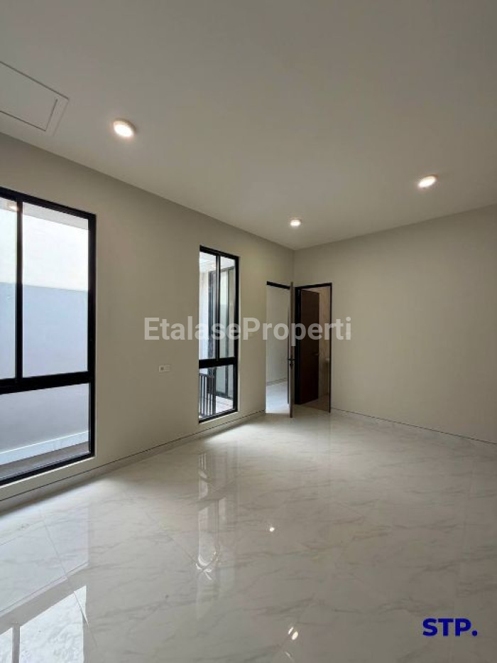 Foto properti 2 Unit, Rumah Baru Modern Di Wisma Mukti 7