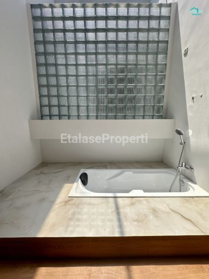 Foto properti Dijual Rumah Baru Gress Purimas Gununganyar Dekat Raya MERR 9