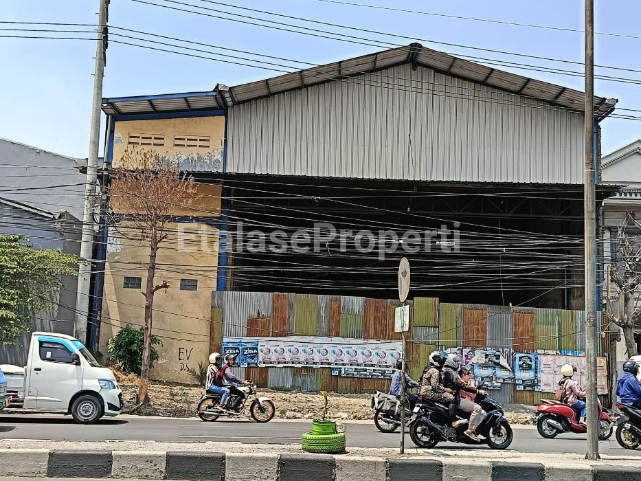 Foto properti GUDANG DIJUAL  Lokasi STRATEGIS 0 Jalan Raya Double Way Raya Taman Sidoarjo 3