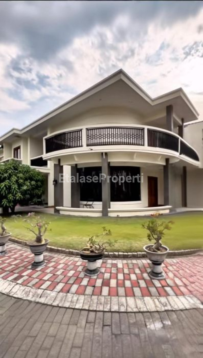 Foto properti Rumah Mewah Pojok Siap Huni Di  Floraya Margorejo 9