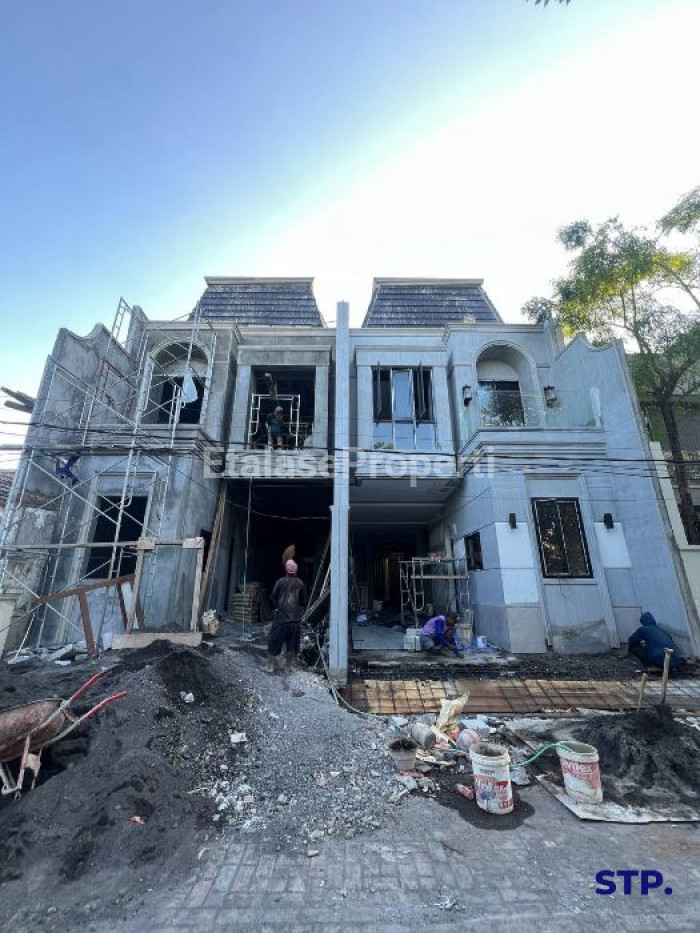 Foto properti 2 Unit, Rumah Baru American - Style Di Perumahan Manyar Indah 2