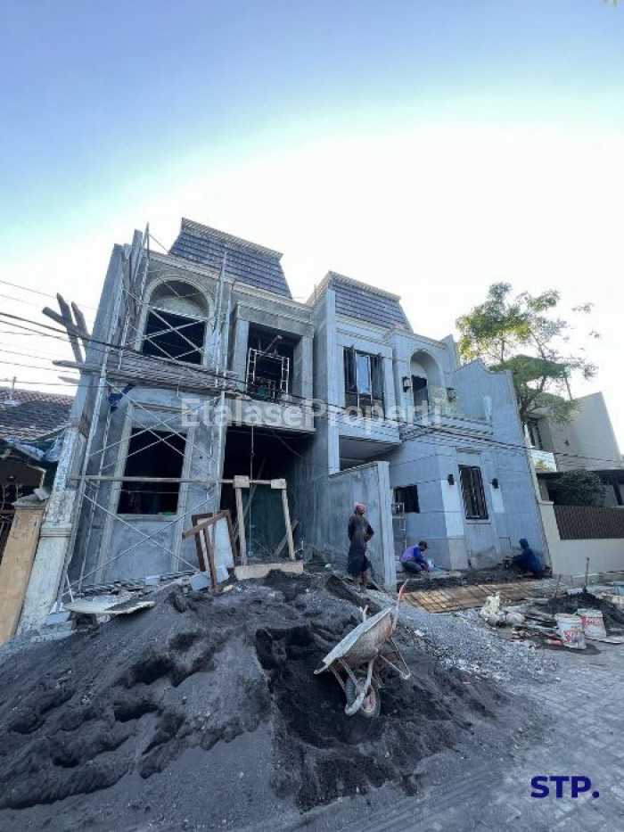 Foto properti 2 Unit, Rumah Baru American - Style Di Perumahan Manyar Indah 4