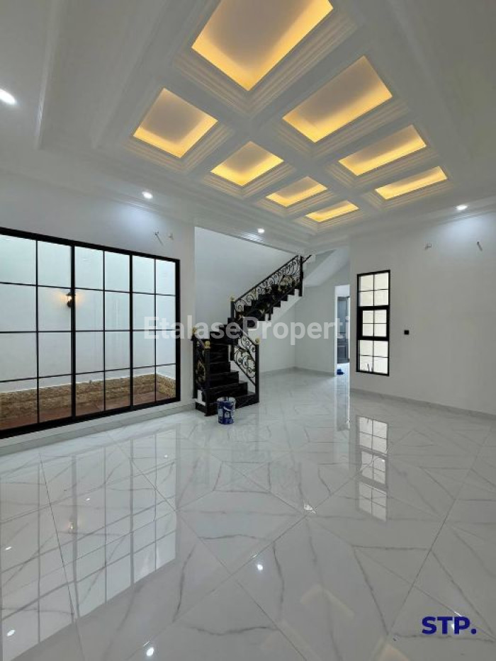 Foto properti Rumah Baru Classic-style Di Babatan Pantai, Kenjeran 2