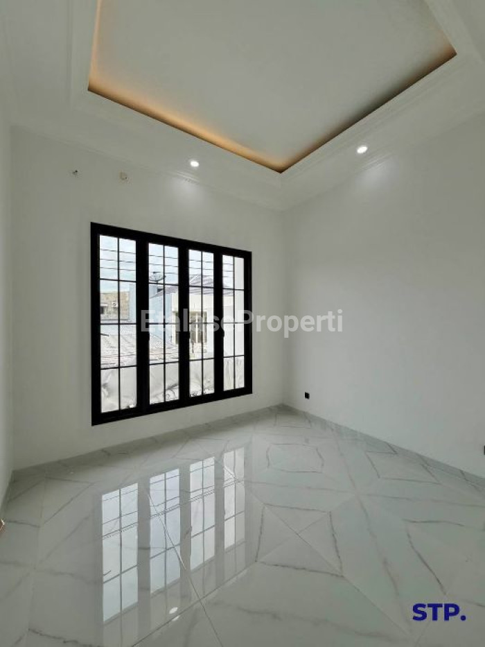 Foto properti Rumah Baru Classic-style Di Babatan Pantai, Kenjeran 9