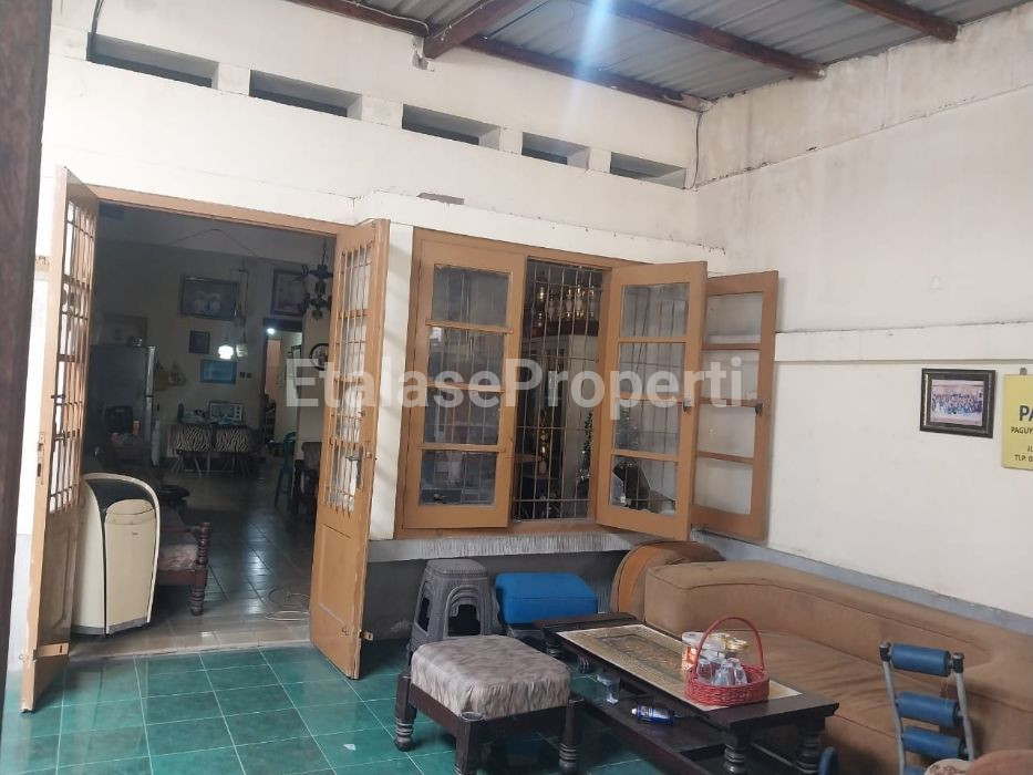 Foto properti JUAL RUMAH BERLOKASI DI AREA  COMMERSIAL JL. PRAPANCA, SURABAYA PUSAT. 1