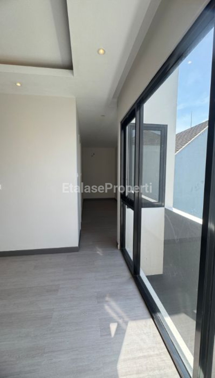 Foto properti Dijual Cepat Rumah Baru Di Citraland Cluster Woodland 10