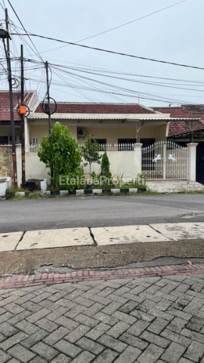 Foto properti 🔥 DIJUAL CEPAT! Rumah Siap Huni Darmo Indah Timur I 1