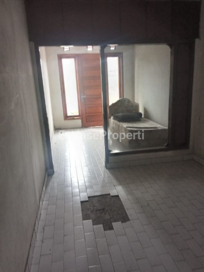 Foto properti Dijual/disewa Rumah Luas Di Rungkut Barata Surabaya Dekat Akses Tol Juanda 9