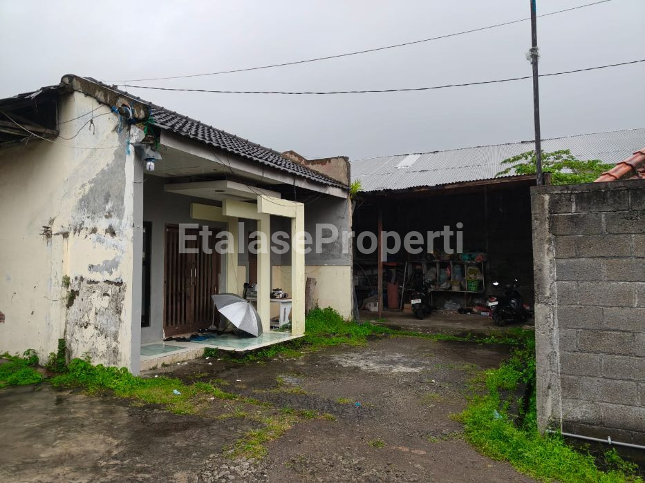 Foto properti Dijual :  Tanah Dan Bangunan Jl. Raya Wiyung 3