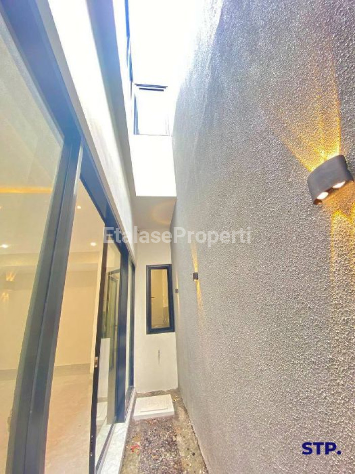 Foto properti Rumah Baru Modern Di Citraland Cluster Woodland 4 Kamar Utama 7