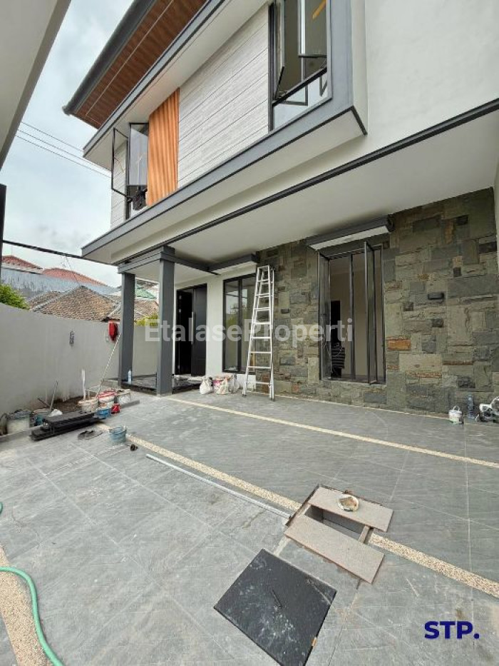 Foto properti 2 Unit, Rumah Baru Modern Hoek Di Perumahan Sutorejo Prima 3