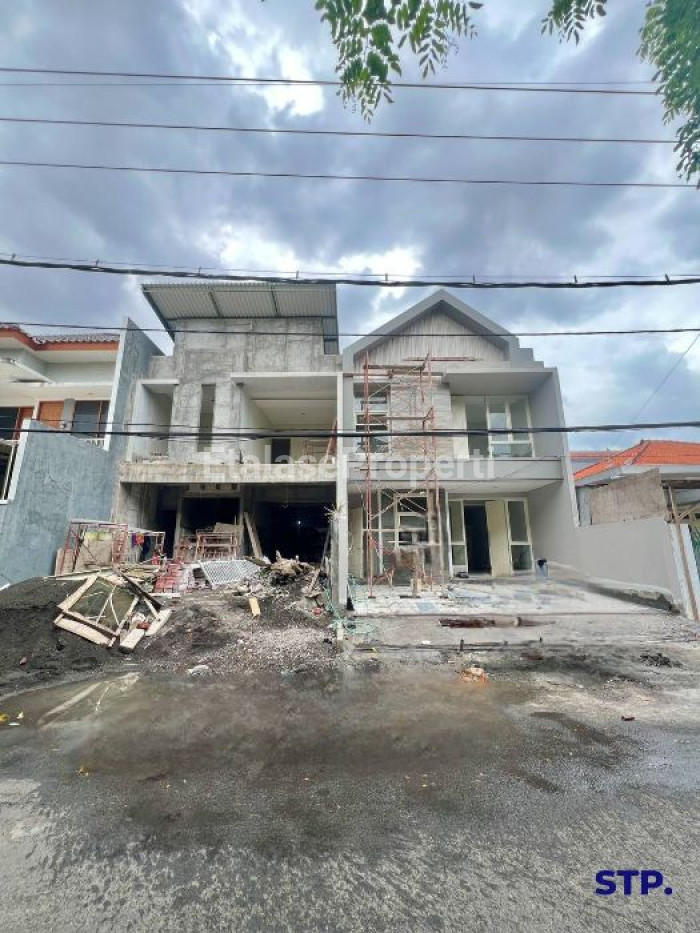 Foto properti 2 Unit Jejer, Rumah Baru Di Raya Manyar Tirtoyoso 1