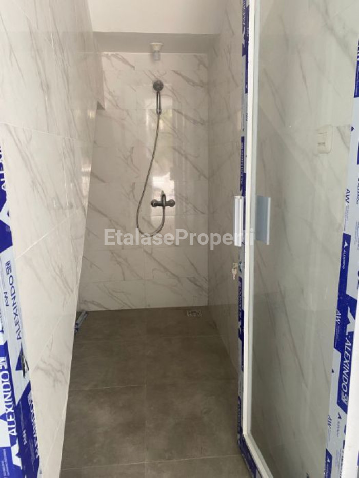 Foto properti DIJUAL  Rumah 2 Lantai Baru Gress Modern Minimalis, Luas Dan Siap Huni 10