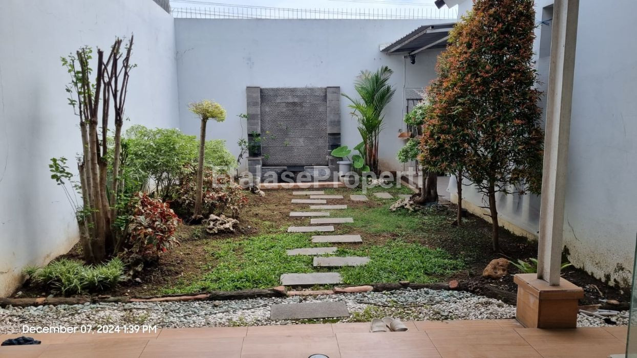 Foto properti Di Jual Cepat  Rumah Modern Minimalis Siap Huni Royal Residence Wiyung-Surabaya Barat 5