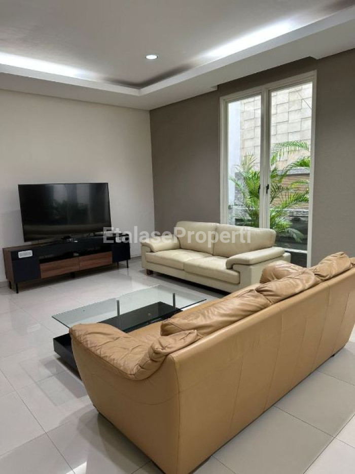 Foto properti Dijual Rumah Citraland 2 Lantai 2