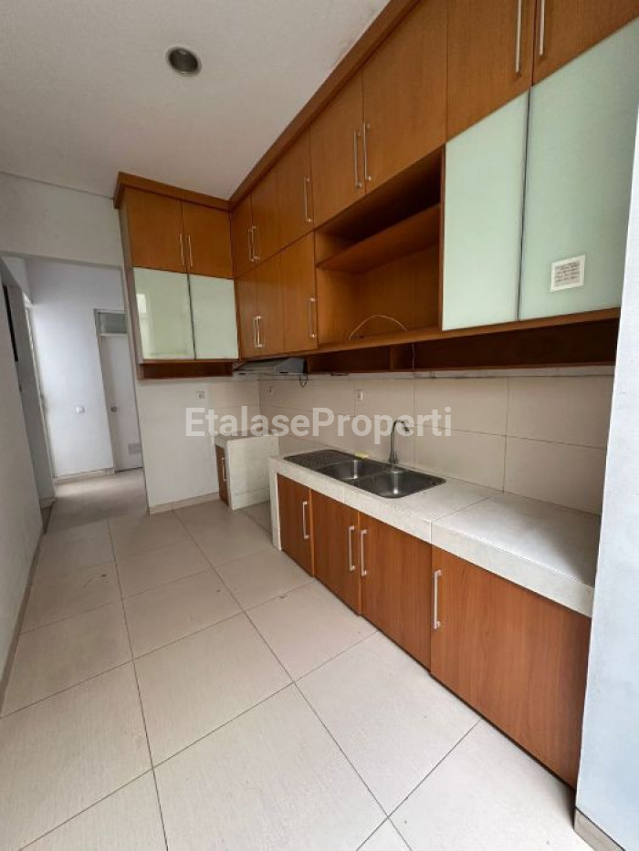 Foto properti Disewakan Rumah 2 Lantai 2