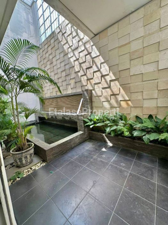 Foto properti Jual Rumah Mewah Citraland Cluster Raffles Garden Full Furnished 8