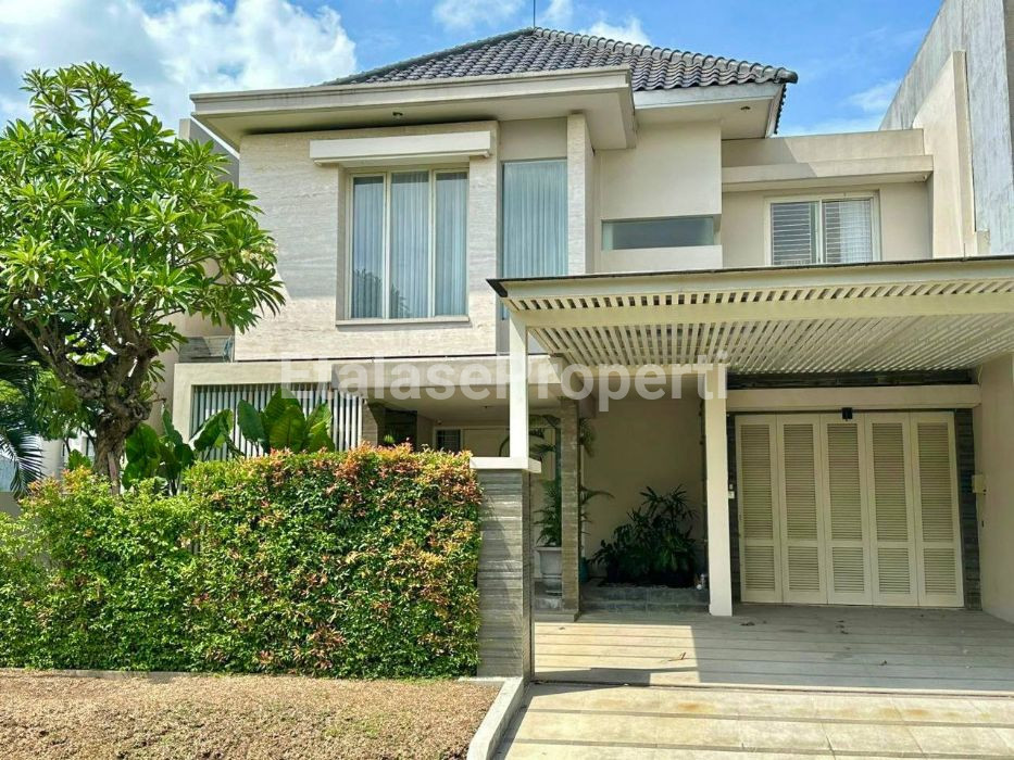 Foto properti Sewa Rumah Mewah Citraland Cluster Raffles Garden Full Furnished 1