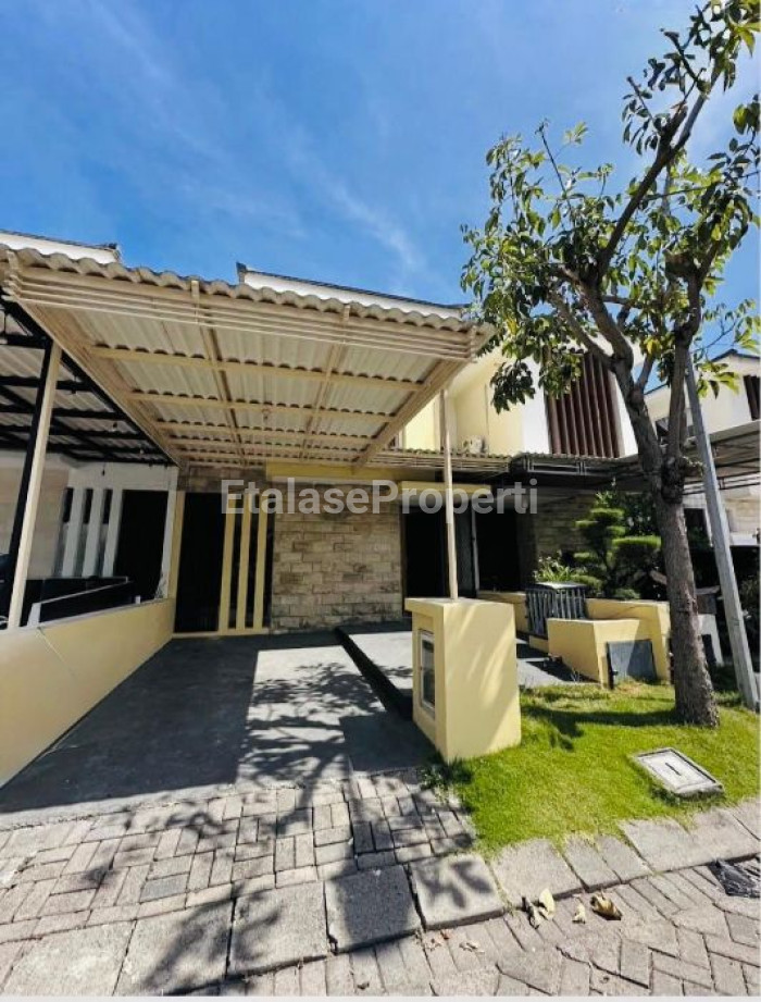 Foto properti For Sale  Rumah 2 Lantai Dian Istana Mocca Verbana 1