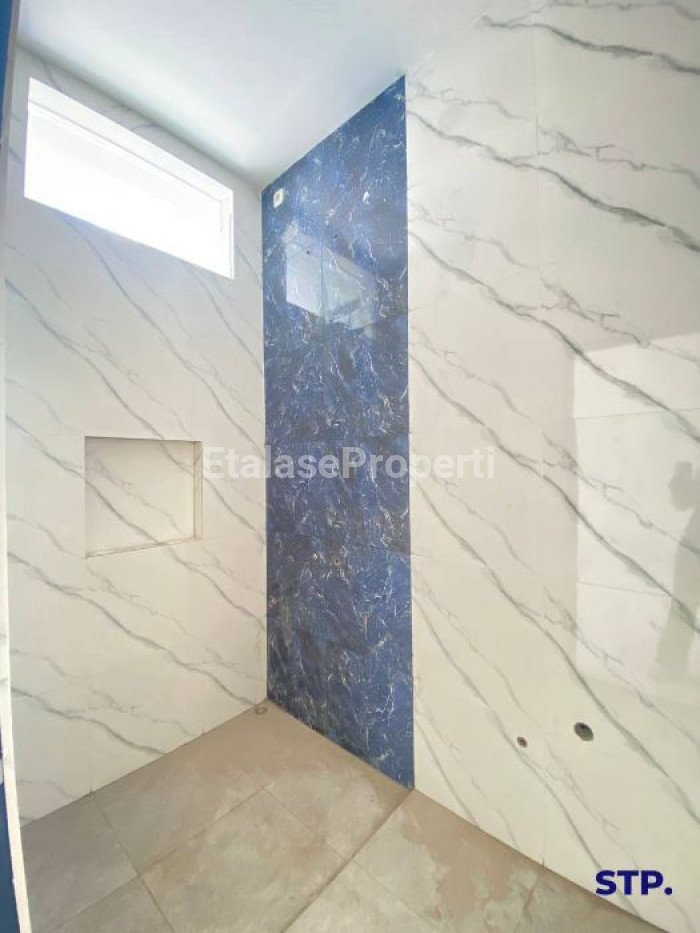 Foto properti 4 Unit - Rumah Baru Minimalis 2 Lantai Di Taman Pondok Indah, Wiyung Tipe A & B 10